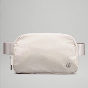 Lululemon Everywhere Belt Bag White Opal